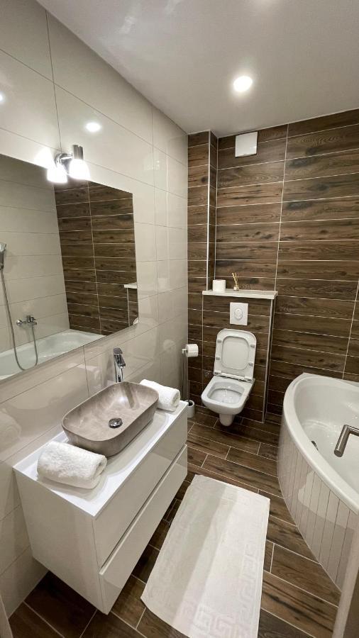 Luxury Apartman Bili พอดโกรา ภายนอก รูปภาพ
